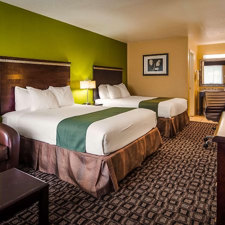 Surestay Hotel By Best Western Floresville Екстериор снимка